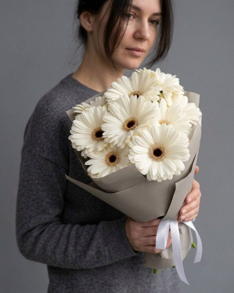 Моно-букет из белых гербер